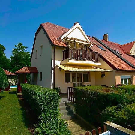 Szepkilatas Vendeghaz Villa Balatonfuzfo Ngoại thất bức ảnh