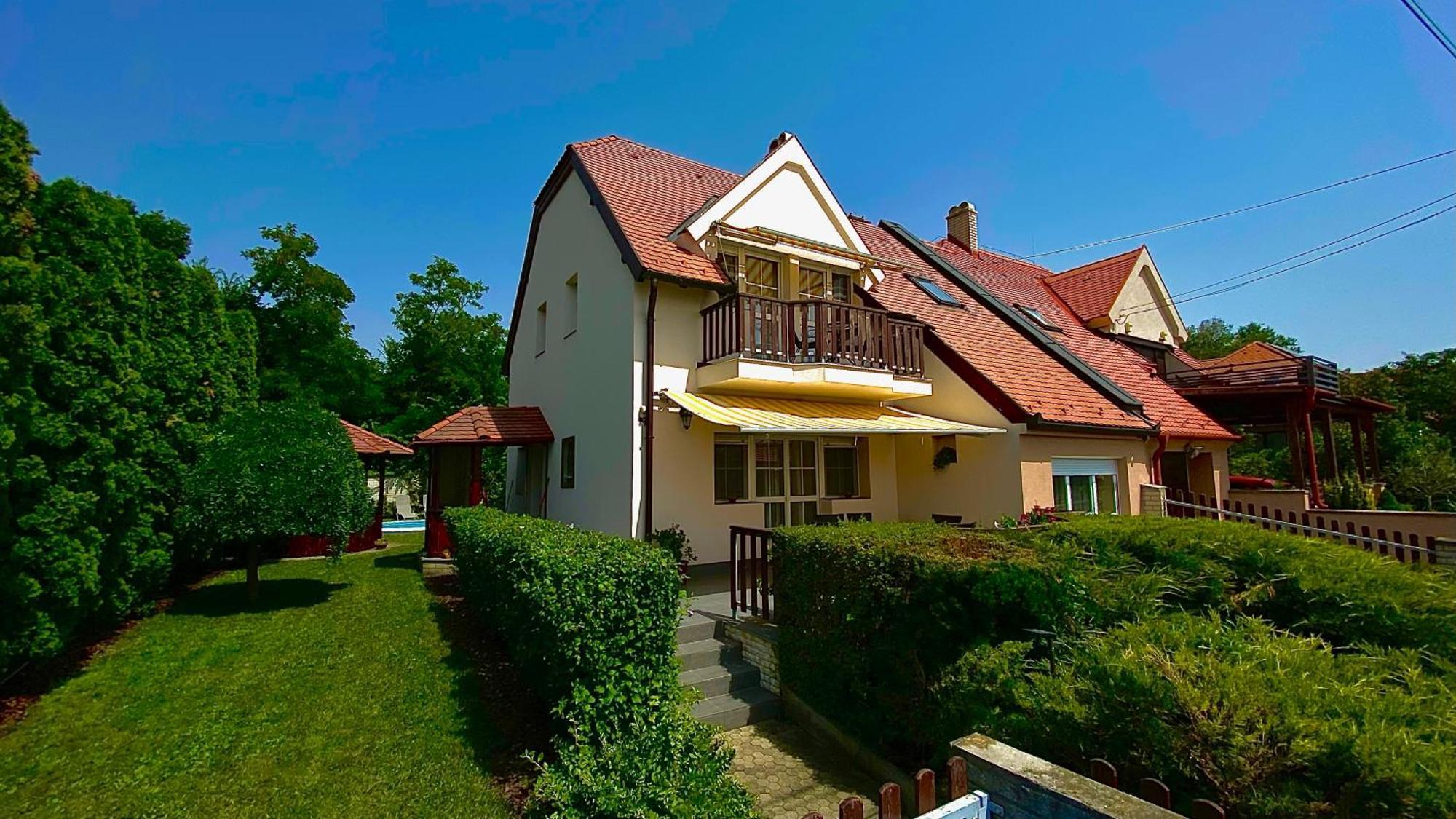 Szepkilatas Vendeghaz Villa Balatonfuzfo Ngoại thất bức ảnh