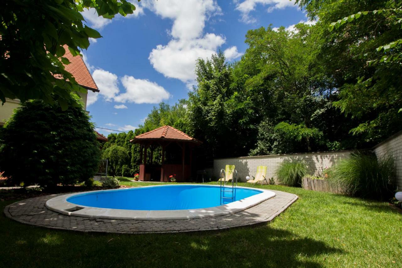 Szepkilatas Vendeghaz Villa Balatonfuzfo Ngoại thất bức ảnh