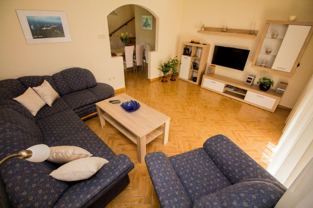 Szepkilatas Vendeghaz Villa Balatonfuzfo Ngoại thất bức ảnh