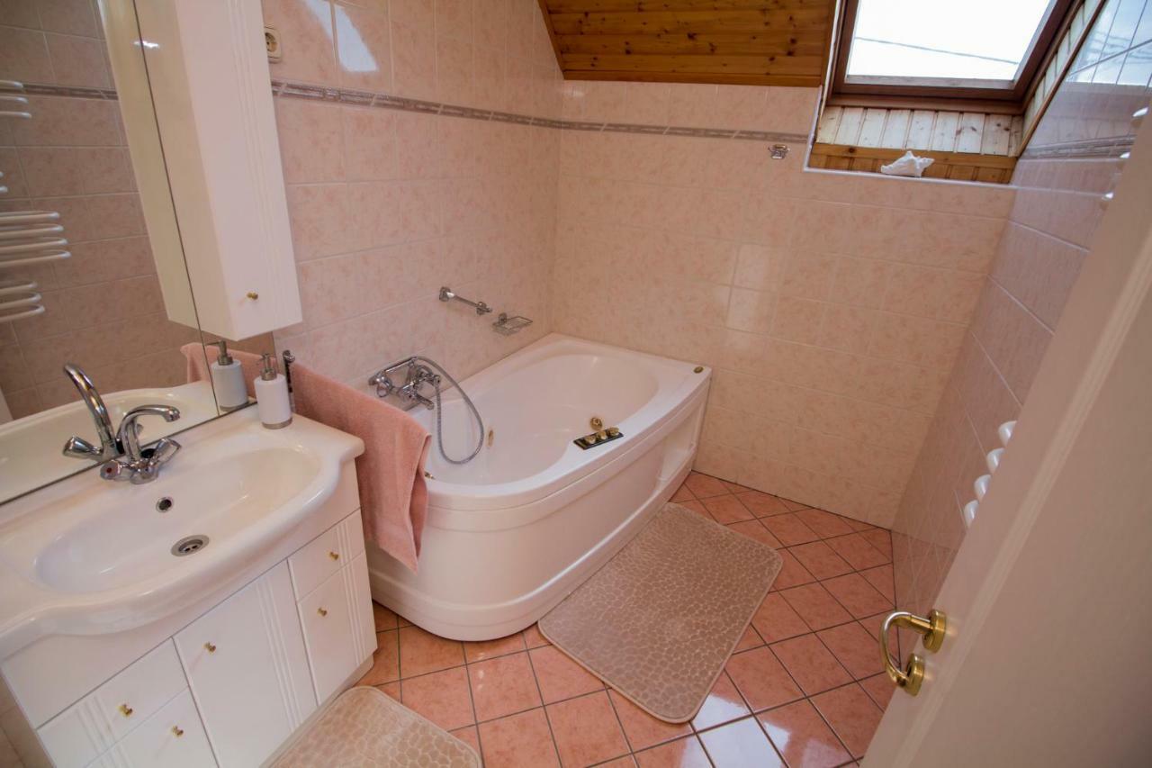 Szepkilatas Vendeghaz Villa Balatonfuzfo Ngoại thất bức ảnh